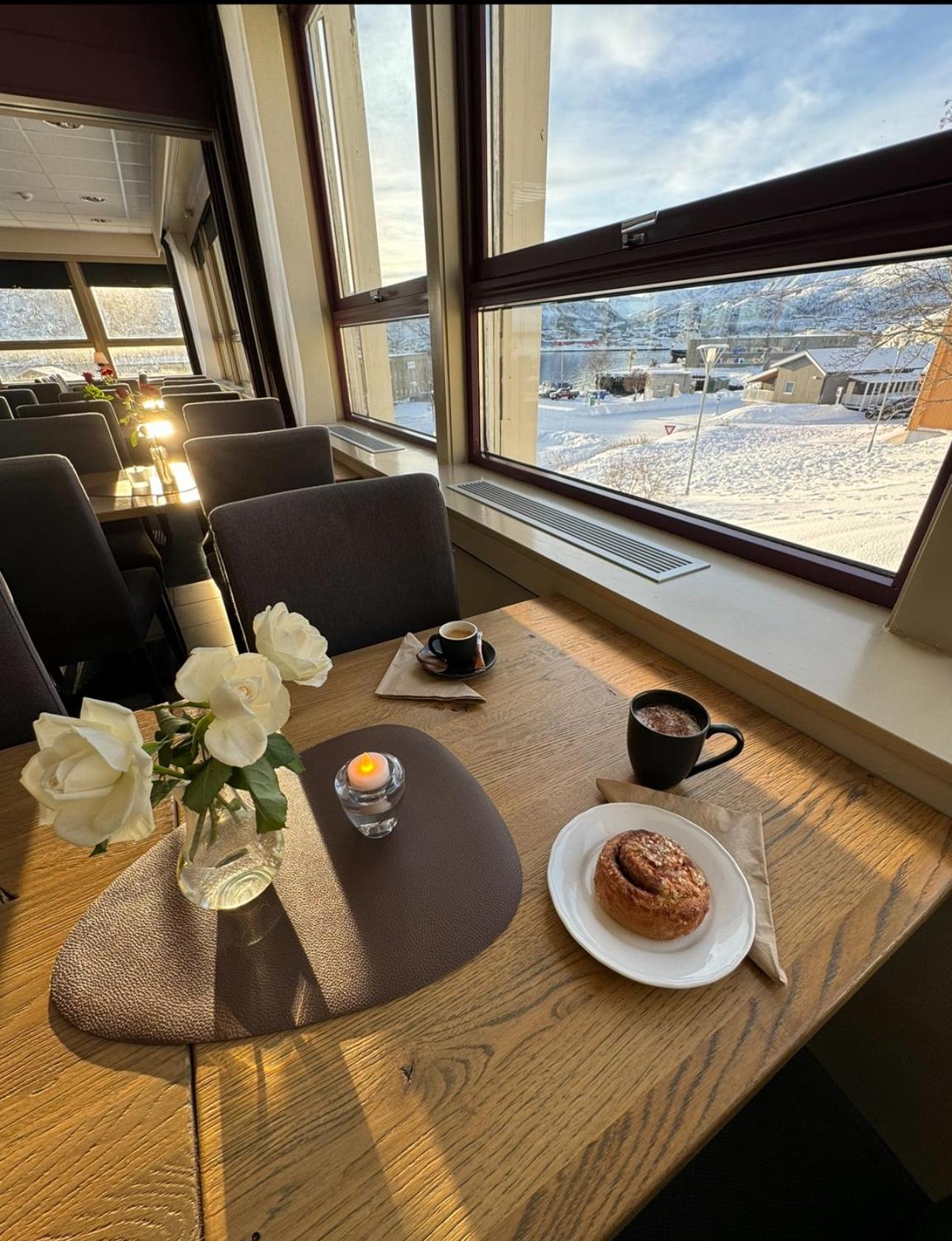 Hotell Maritim Skjervøy Kültér fotó